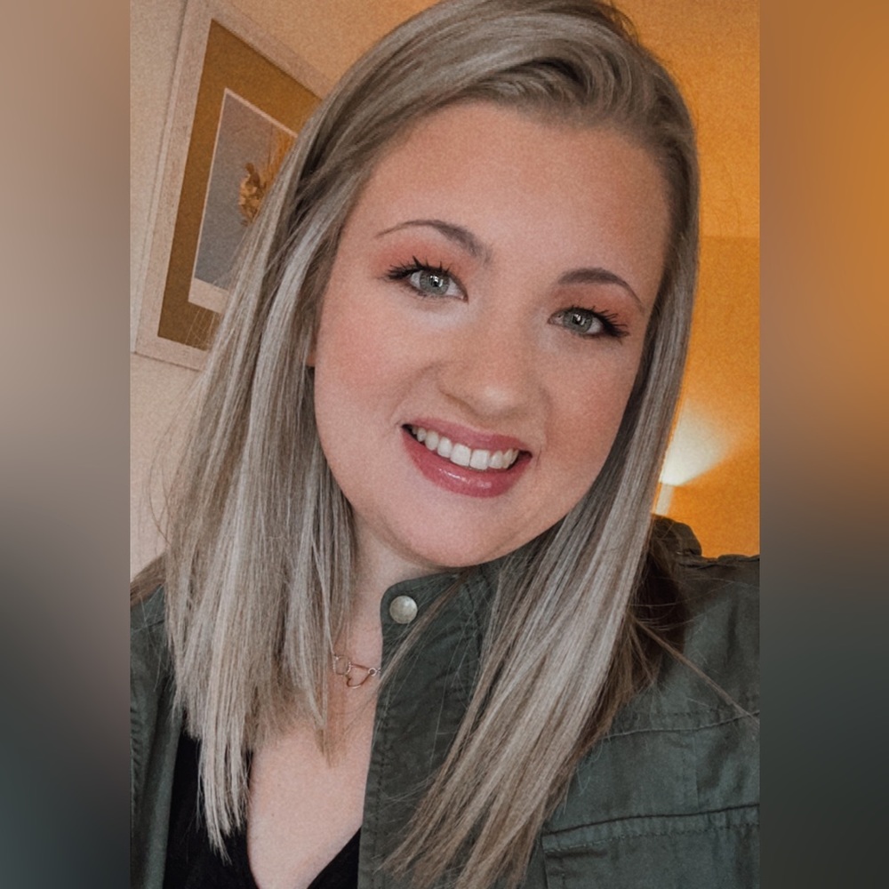 Meet your Posher, Emily